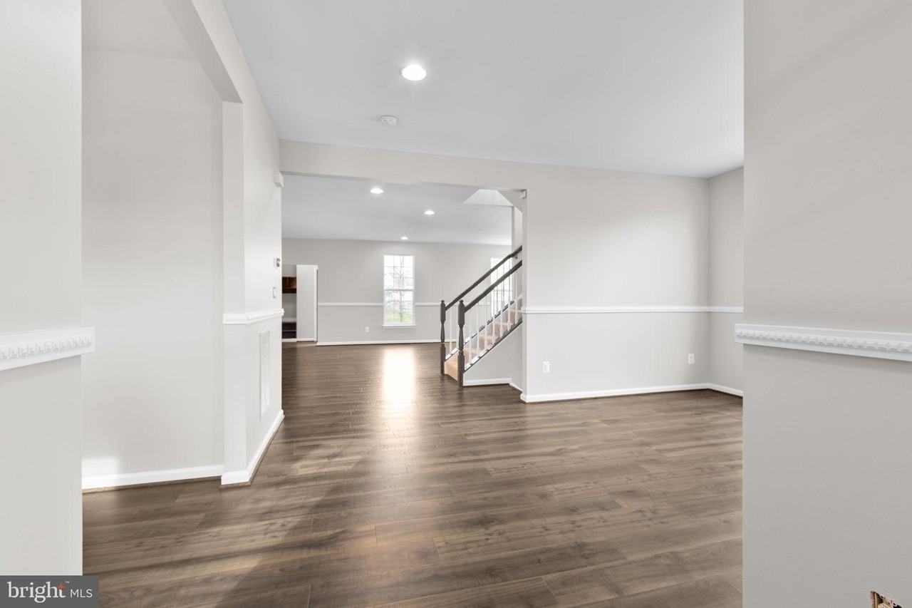 930 Forsythia Ln - Photo 6 of 50