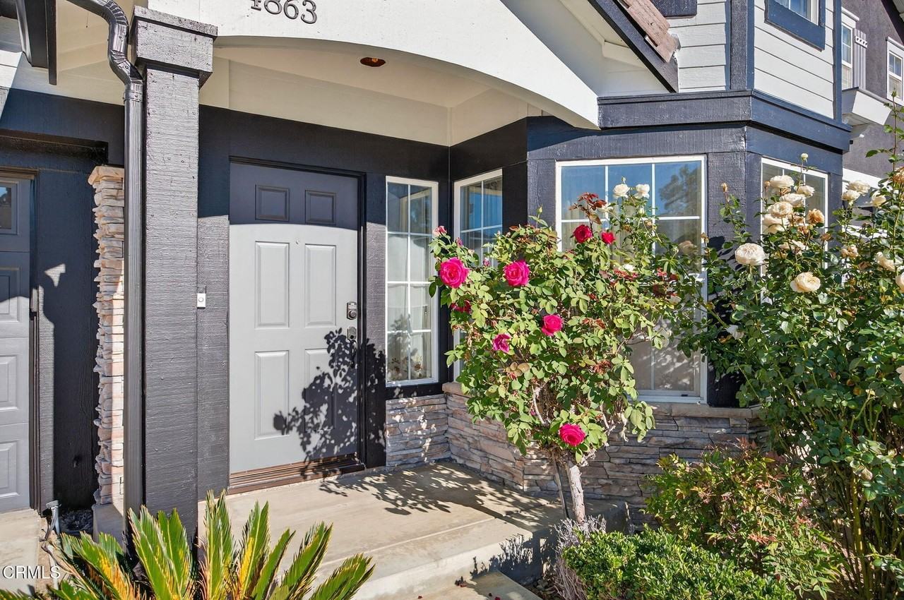 4863 Templeton Street - Photo 6 of 50