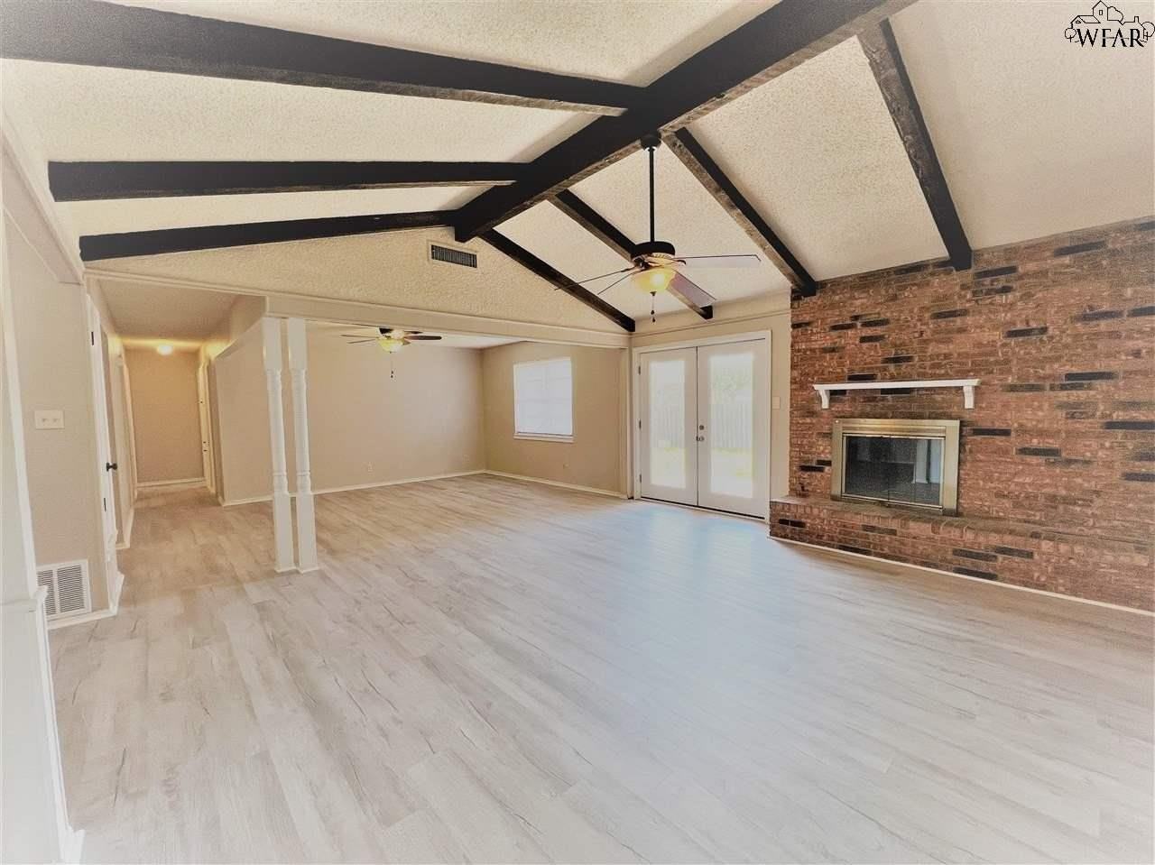 4612 Summit Drive - Photo 2 of 13