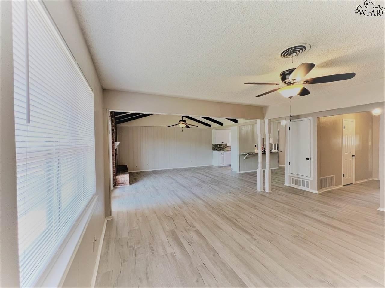 4612 Summit Drive - Photo 3 of 13