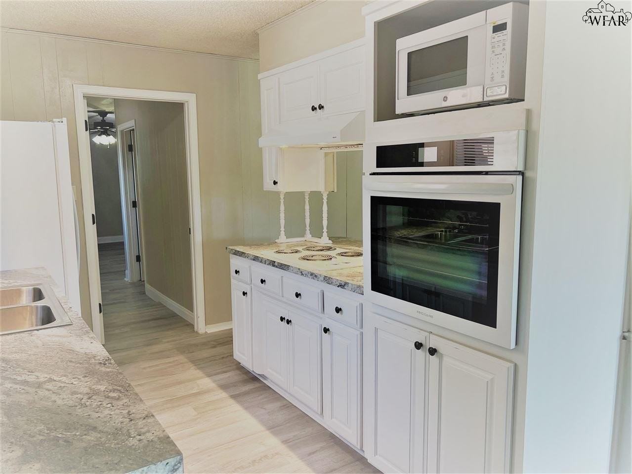 4612 Summit Drive - Photo 4 of 13