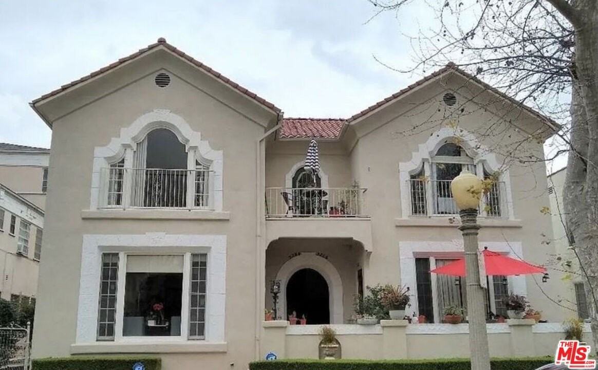 326 North Sycamore Avenue