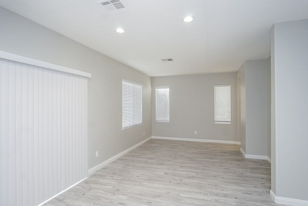 7942 Imperial Treasure St - Photo 5 of 17