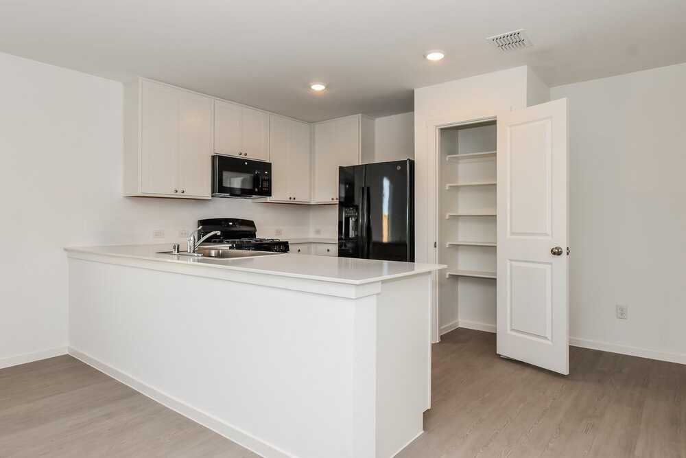 1805 Javelina St - Photo 7 of 16