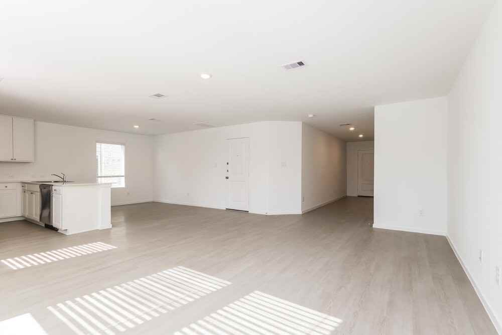 15286 Abella Dr - Photo 5 of 17