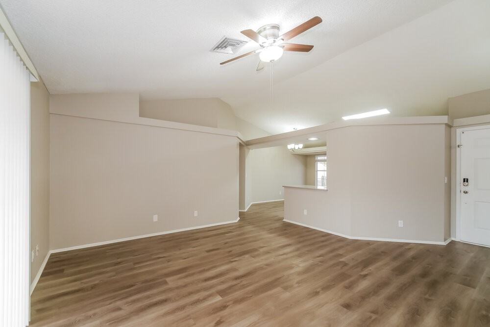 8045 W Larkspur Dr - Photo 6 of 16