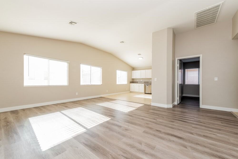 4511 Grotto Ct - Photo 4 of 17