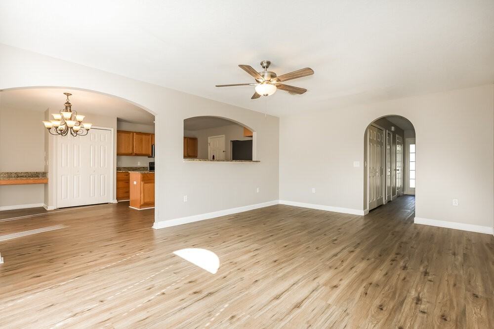 939 Brenton Leaf Dr - Photo 4 of 17