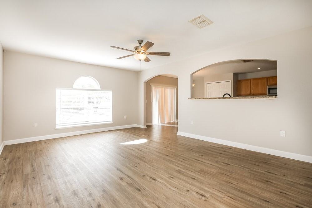 939 Brenton Leaf Dr - Photo 5 of 17