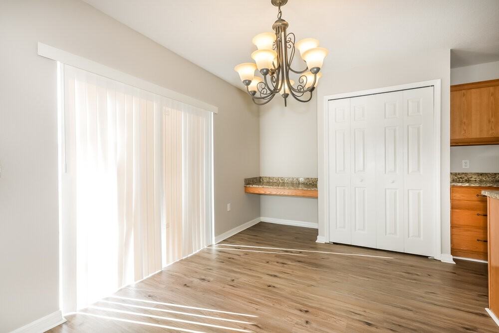 939 Brenton Leaf Dr - Photo 6 of 17