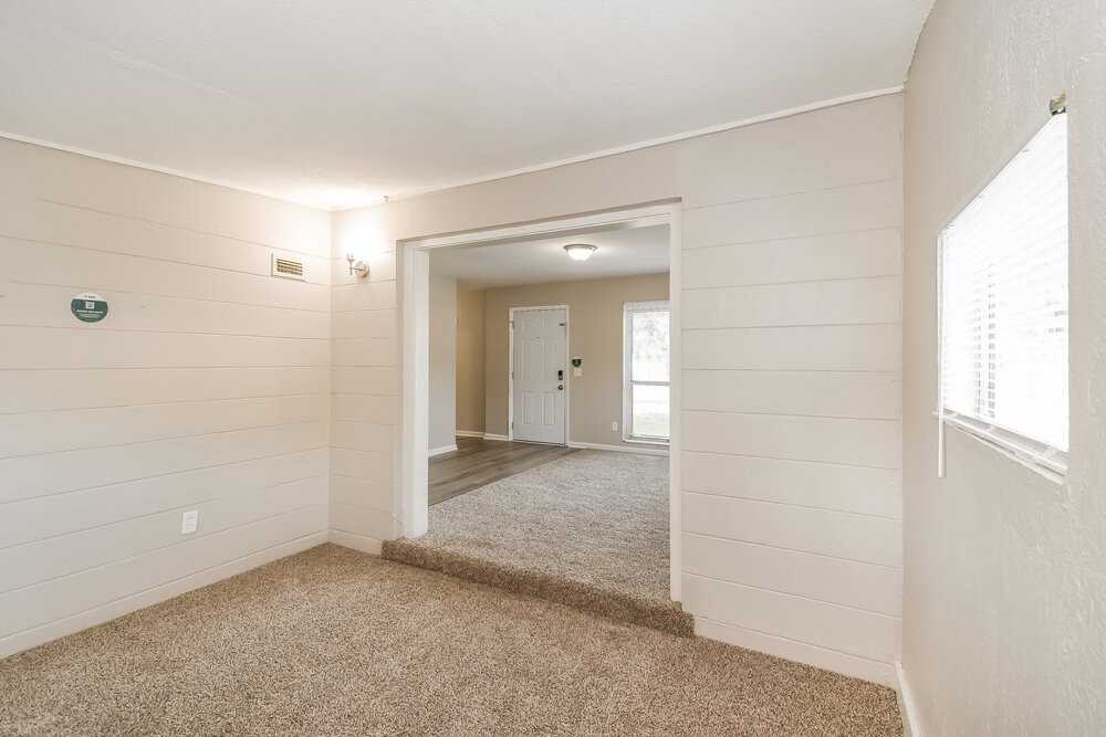 5135 Archery Avenue - Photo 5 of 16