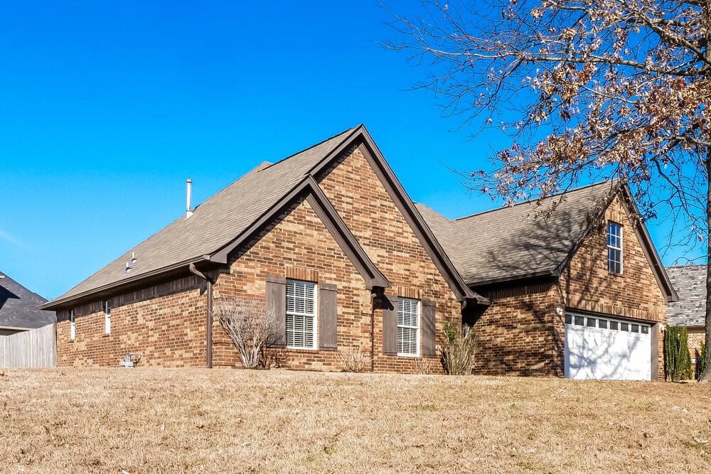 6776 Anna May Drive - Photo 4 of 17