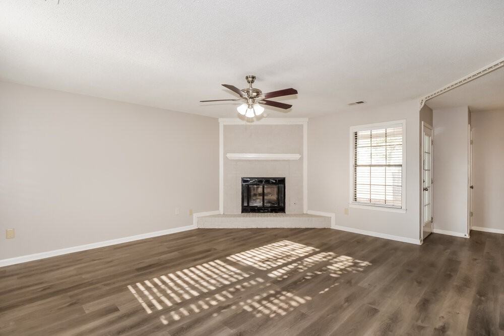 2106 Charles Bryan Rd - Photo 4 of 16