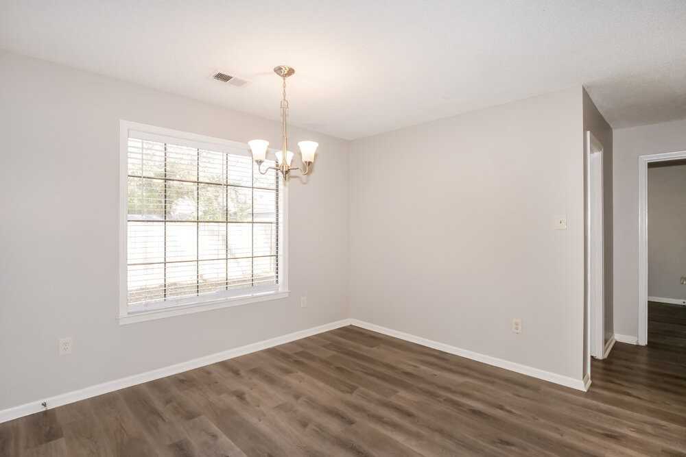 2106 Charles Bryan Rd - Photo 6 of 16