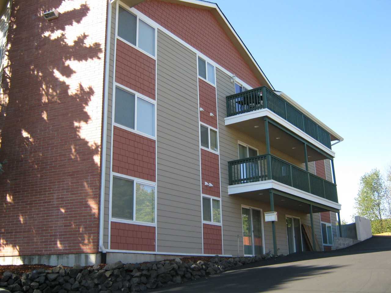 Cowlitz Cove Apartments - Photo 4 of 6