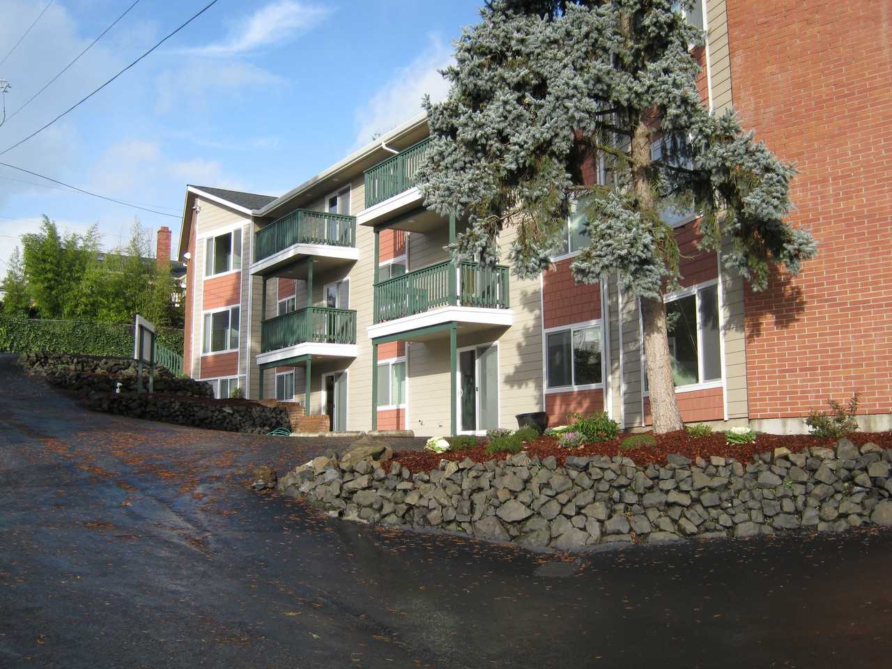 Cowlitz Cove Apartments - Photo 5 of 6