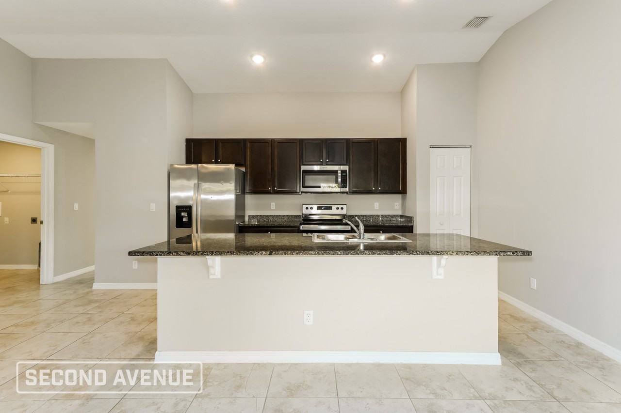 1426 Paramount Avenue Southeast - Photo 6 of 26