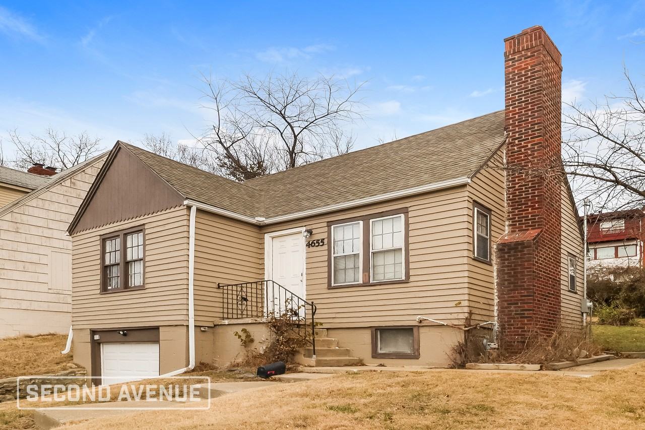 4655 Benton Blvd - Photo 2 of 29