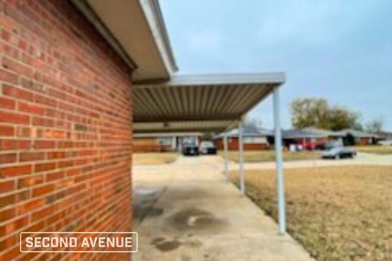 1633 Ne 47th St - Photo 3 of 9