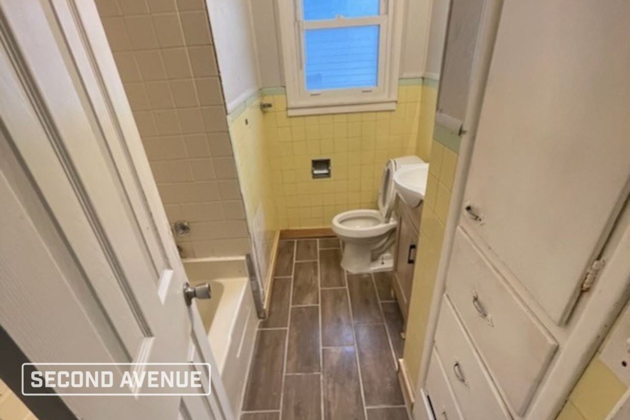 1633 Ne 47th St - Photo 5 of 9