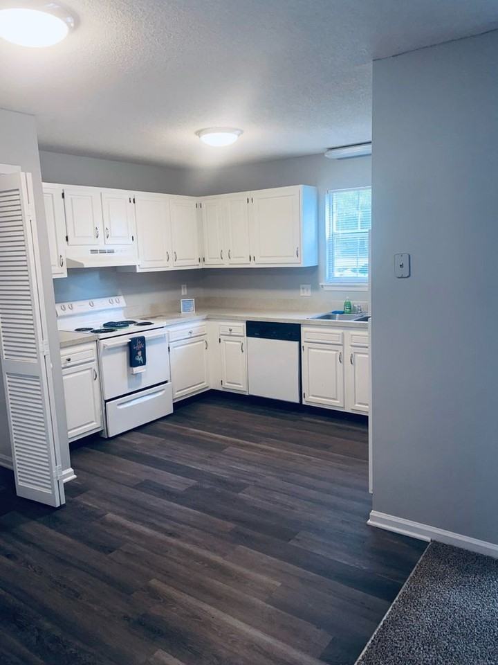 1101 Brookway West Dr - Photo 4 of 33