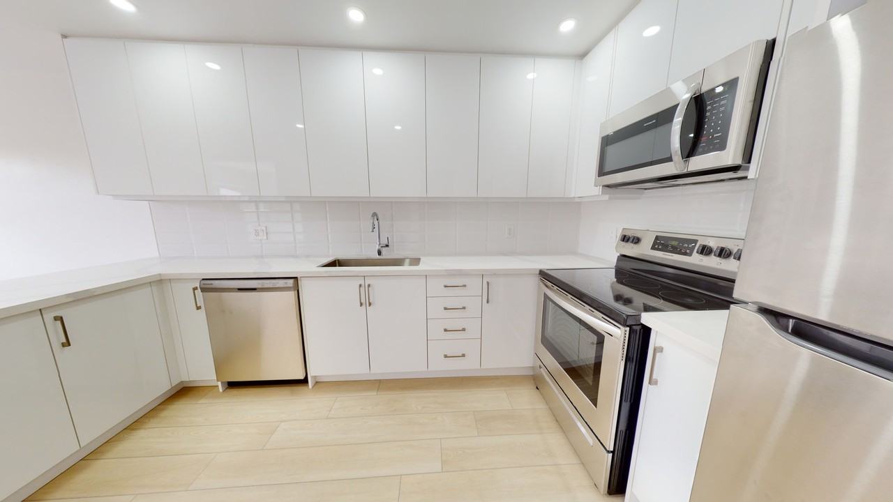 Brant Street - Photo 2 of 14