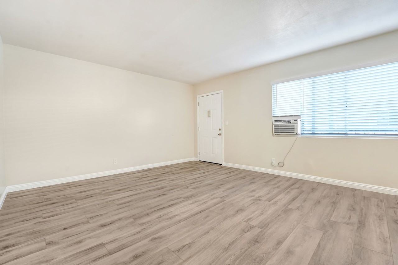 Ramona Garden Apartments - Photo 2 of 30