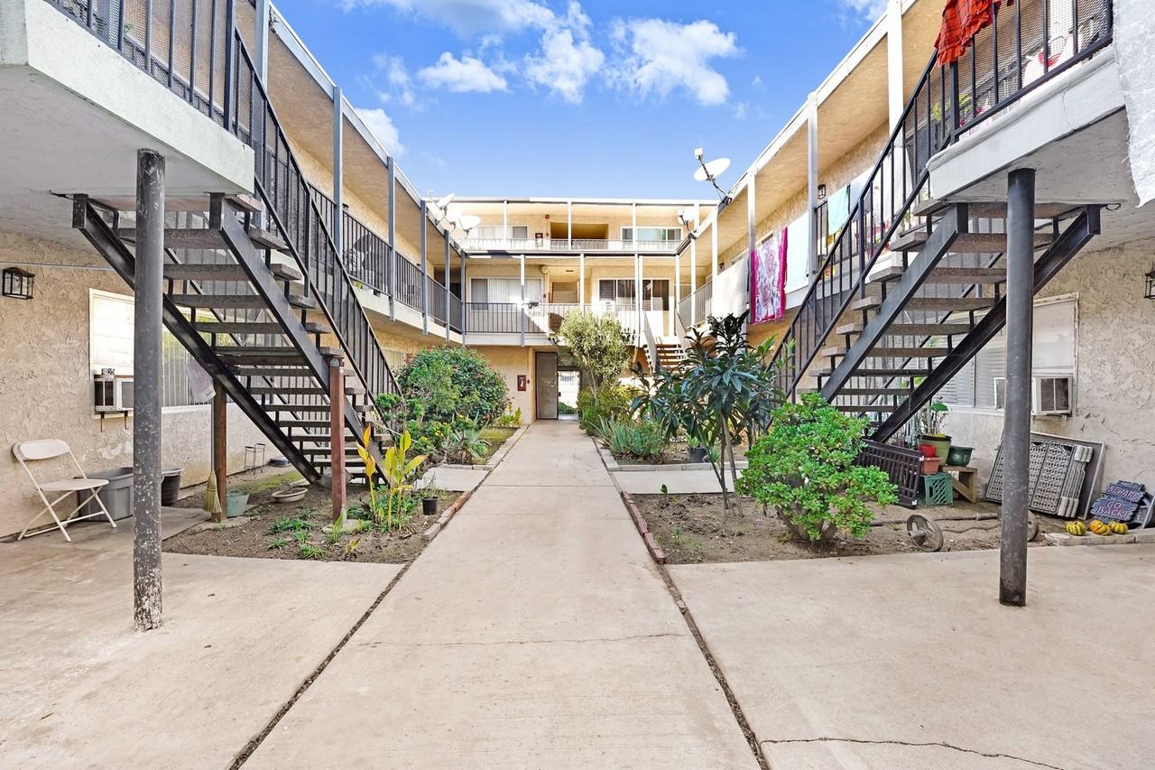 Ramona Garden Apartments - Photo 3 of 30