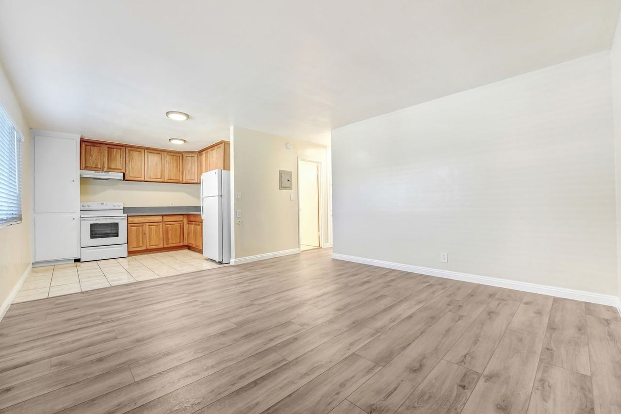 Ramona Garden Apartments - Photo 7 of 30