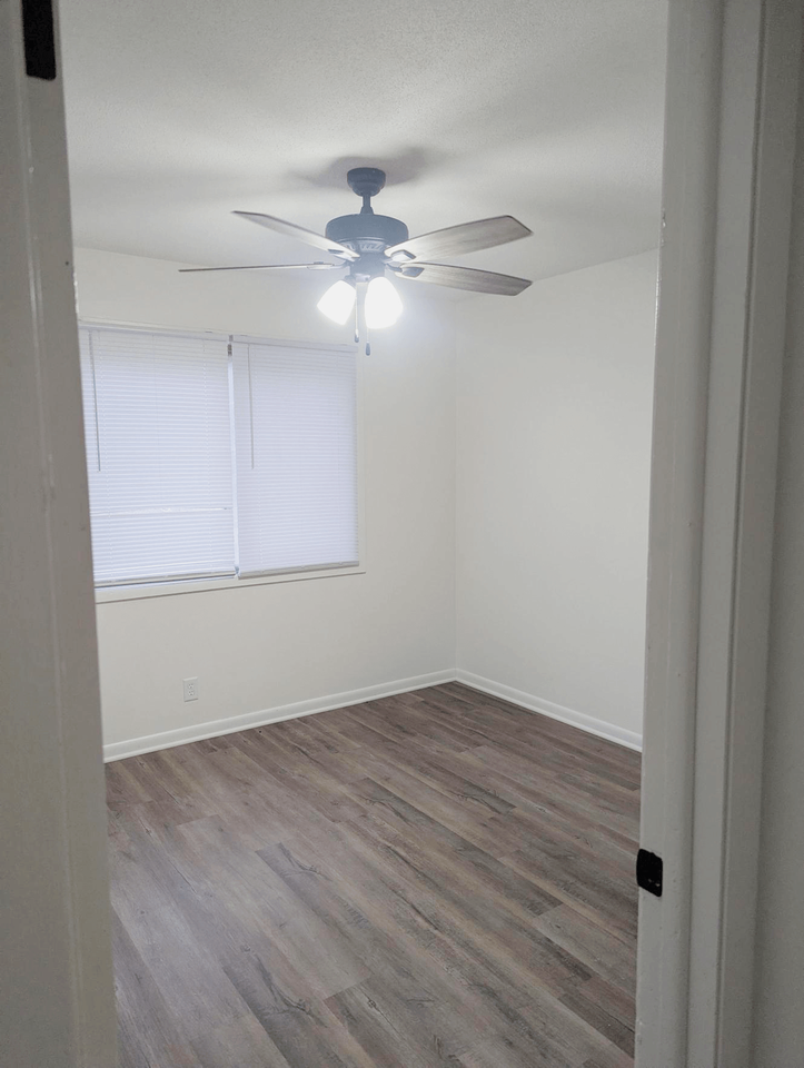 Northbrook Apartments - Photo 6 of 10