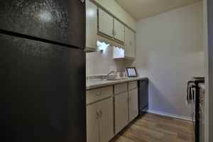 featured image of 1420 W Glen Ave