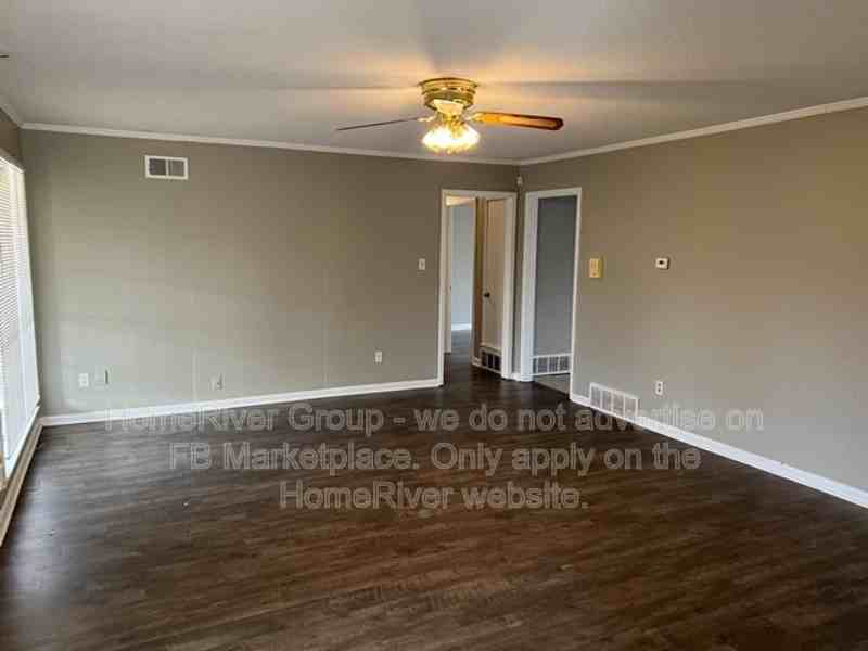 4983 Hornsby Dr - Photo 4 of 22