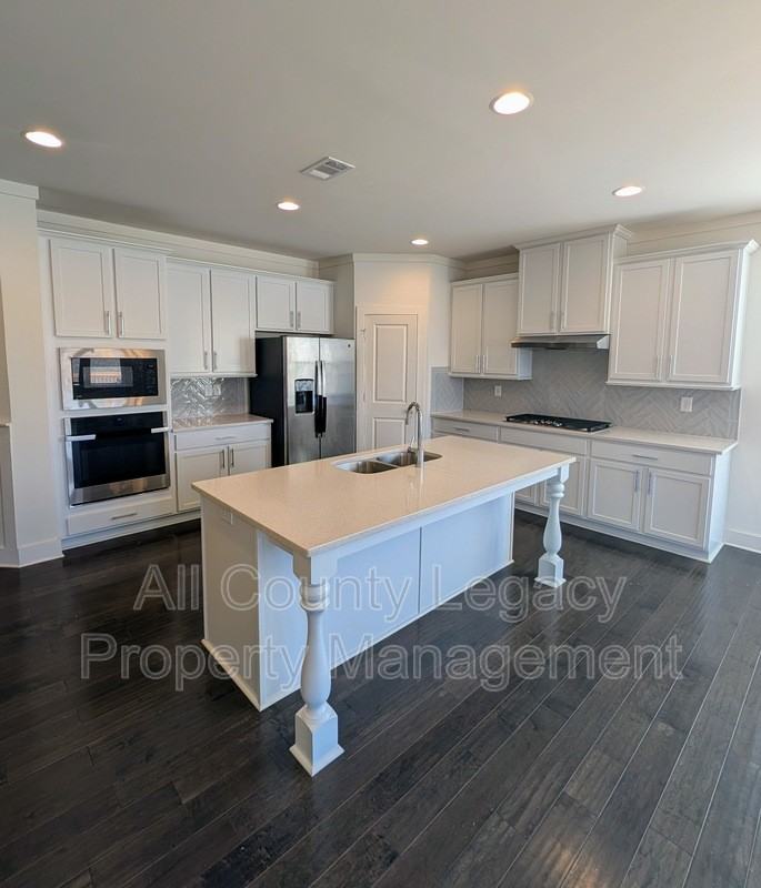 1199 Bar Harbor Place - Photo 2 of 15