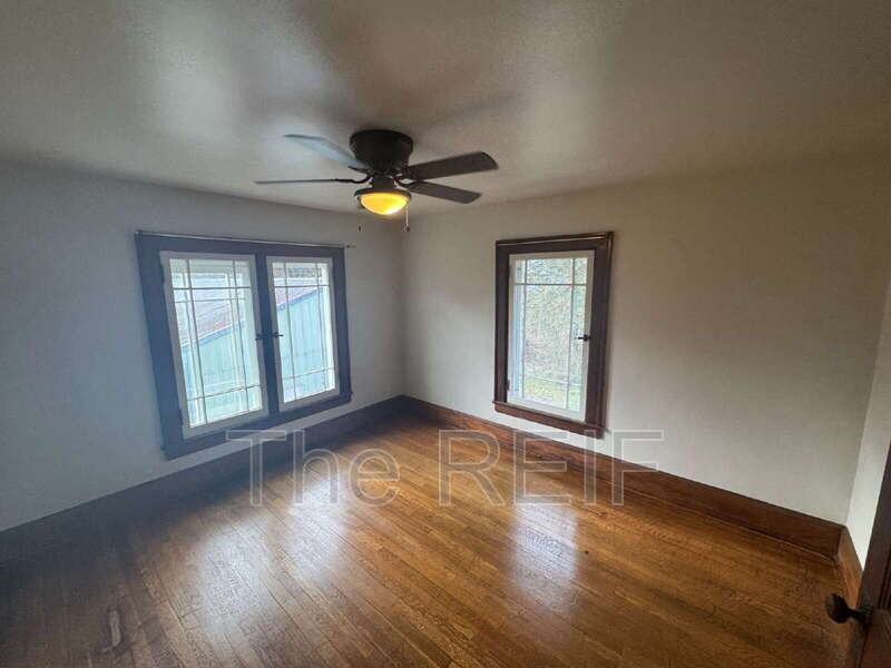 6916 Billwood Highway - Photo 2 of 16