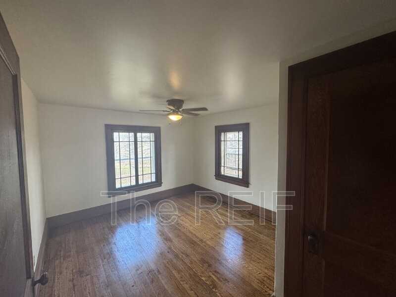 6916 Billwood Highway - Photo 5 of 16