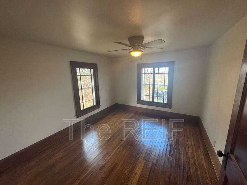 6916 Billwood Highway - Photo 6 of 16