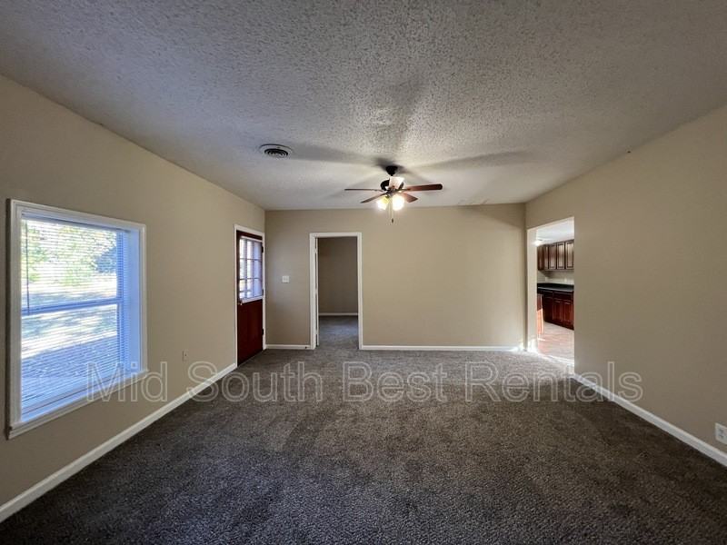 1843 Pinedale Avenue - Photo 2 of 14