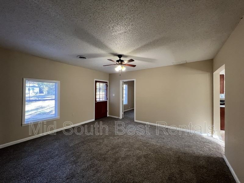 1843 Pinedale Avenue - Photo 3 of 14