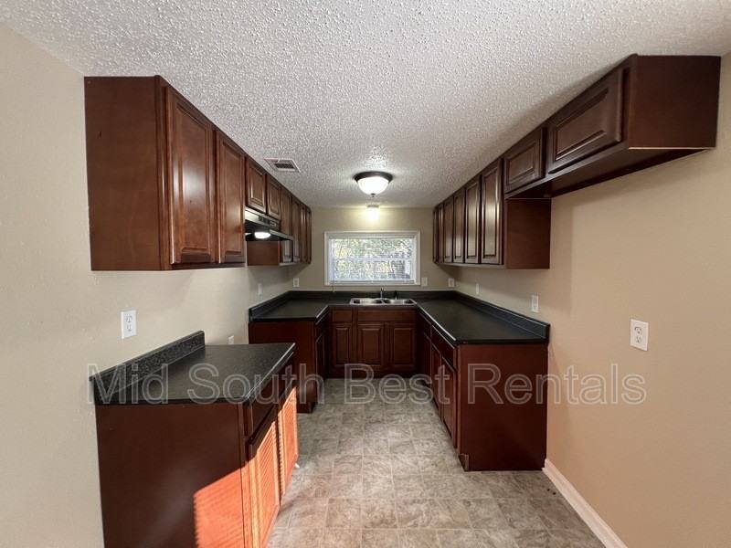 1843 Pinedale Avenue - Photo 4 of 14