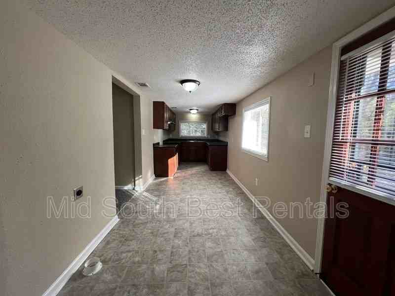 1843 Pinedale Avenue - Photo 5 of 14