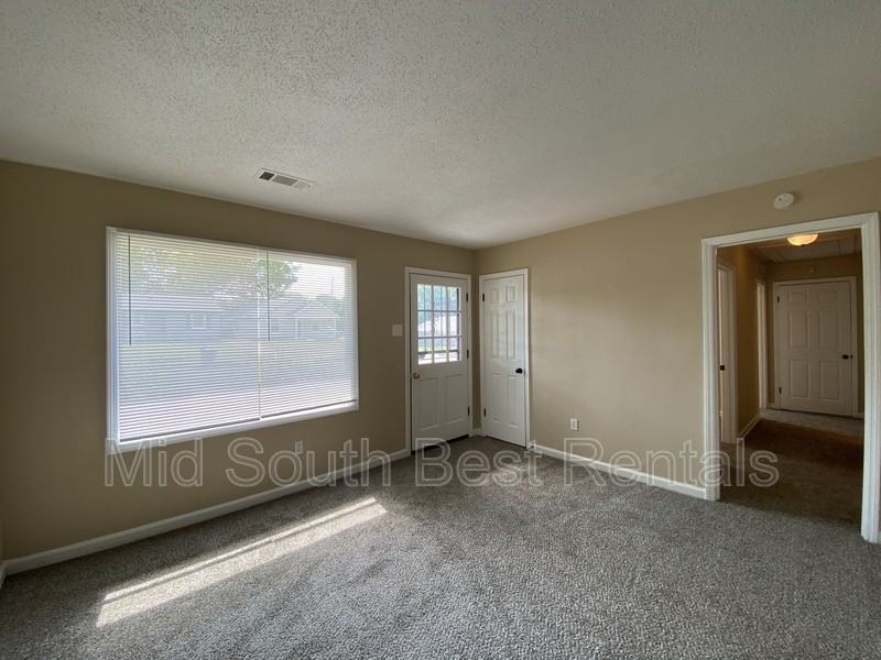 3575 Lanette Rd - Photo 3 of 17