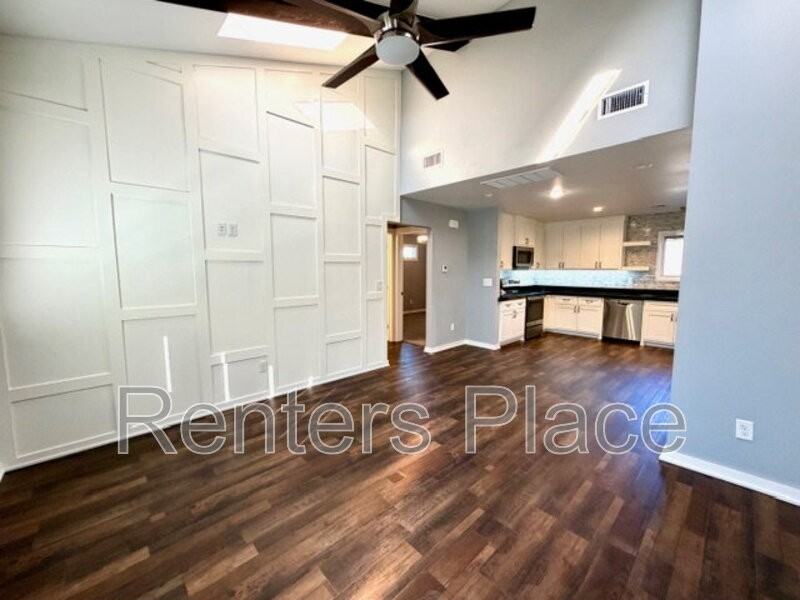 415 S Victor Ave #3 - Photo 3 of 15