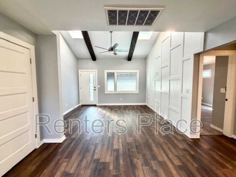 415 S Victor Ave #3 - Photo 5 of 15