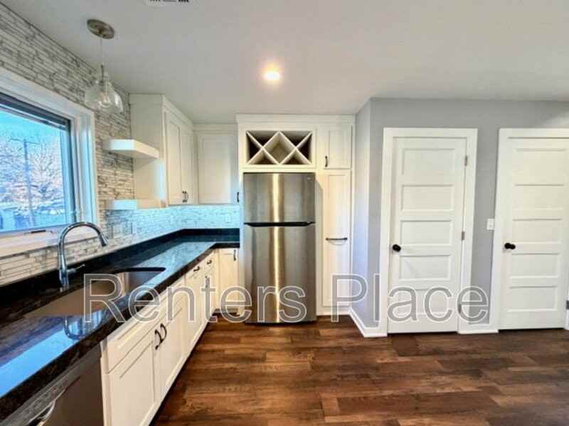 415 S Victor Ave #3 - Photo 7 of 15