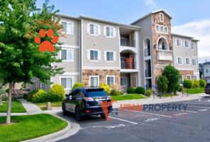 featured image of 1807 N Crest Rd