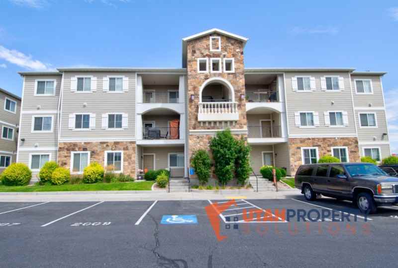 1807 N Crest Rd - Photo 2 of 23