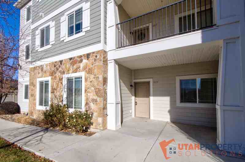 1807 N Crest Rd - Photo 3 of 23