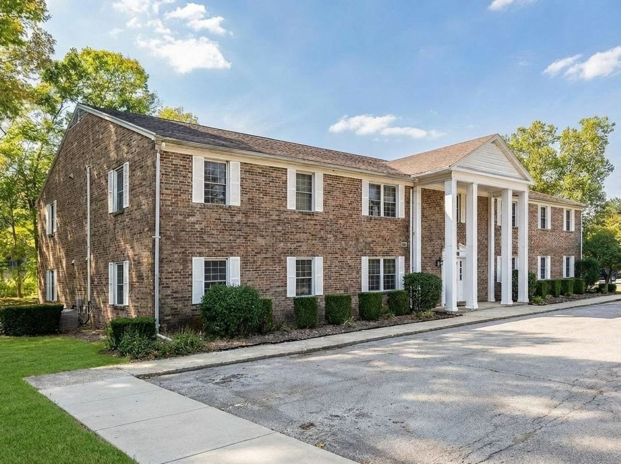 MILLSTONE APARTMENTS - Photo 6 of 32