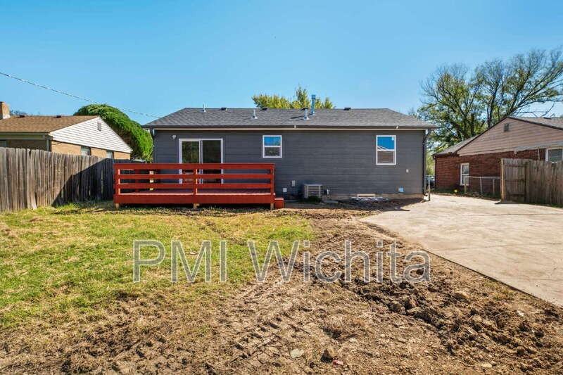 1147 Inverness Drive - Photo 6 of 34