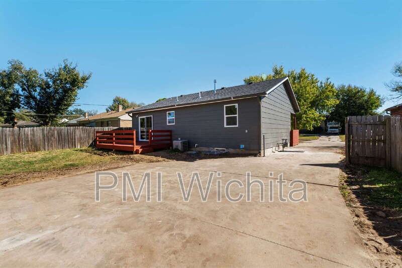 1147 Inverness Drive - Photo 7 of 34